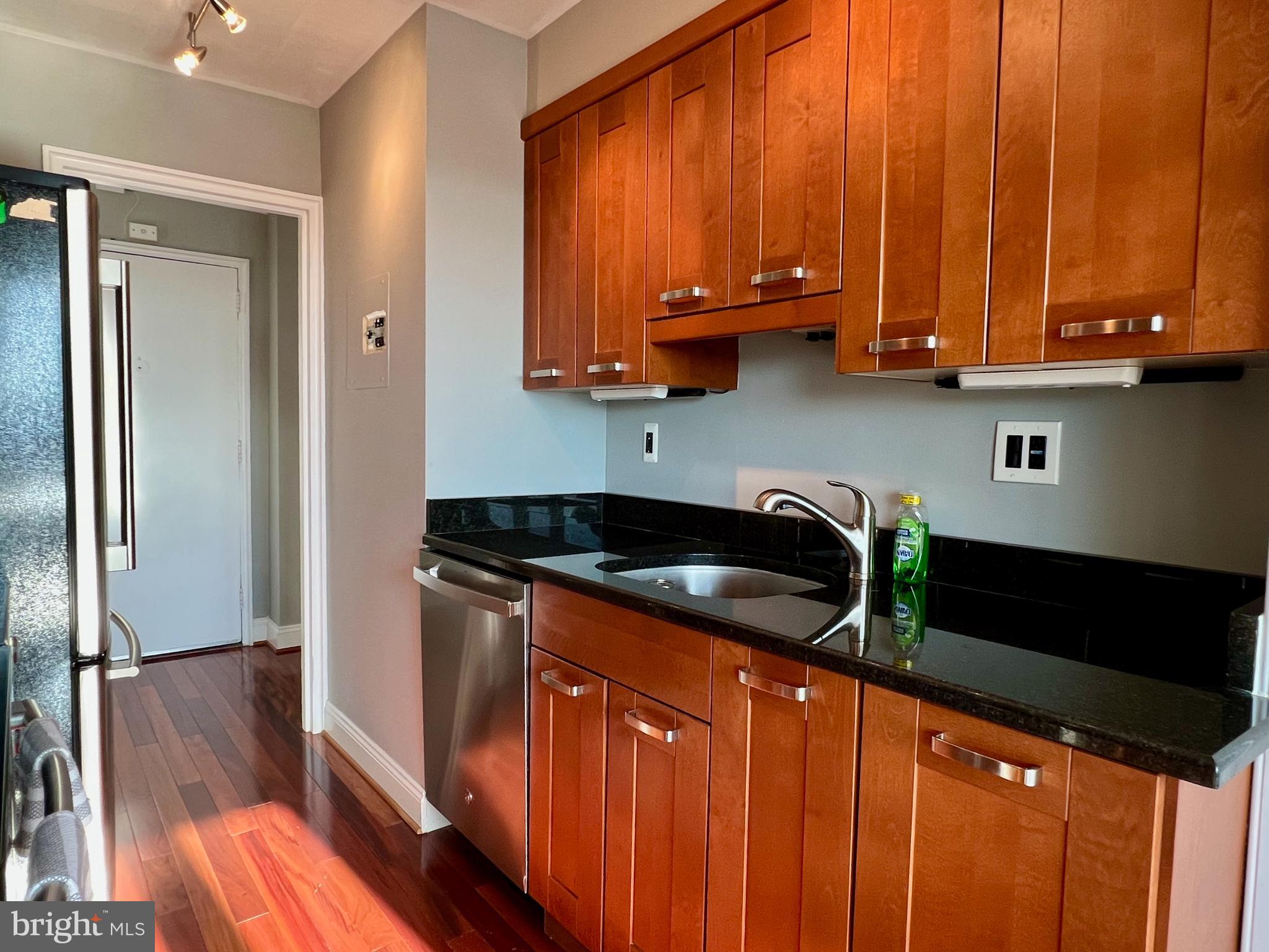 4301 MASSACHUSETTS AVENUE NW 8011