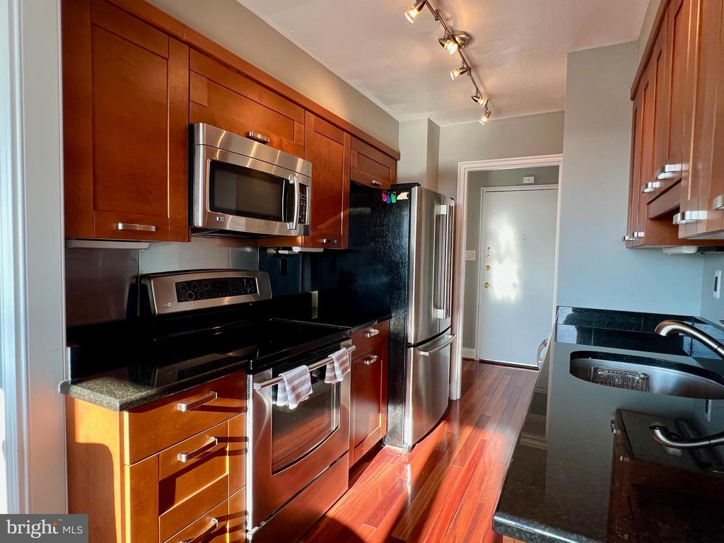 4301 MASSACHUSETTS AVENUE NW 8011