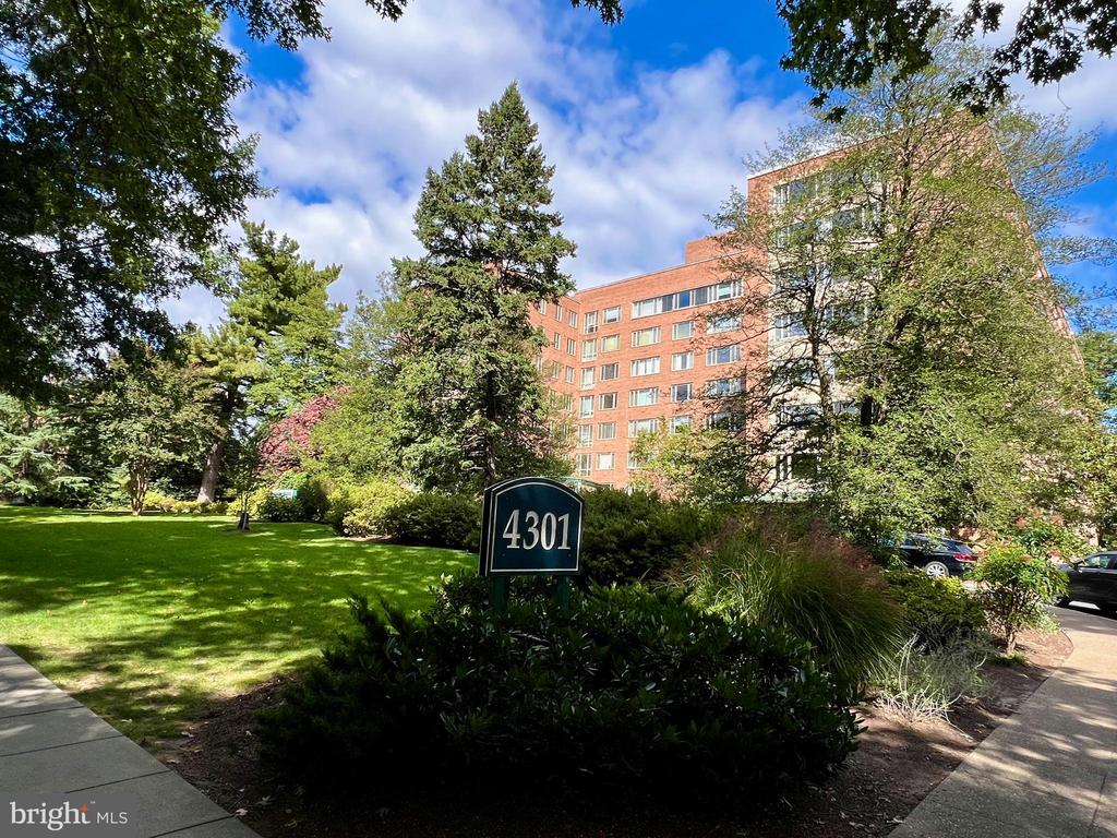 4301 MASSACHUSETTS AVENUE NW 8011