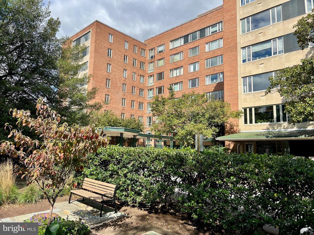 4301 MASSACHUSETTS AVENUE NW 8011