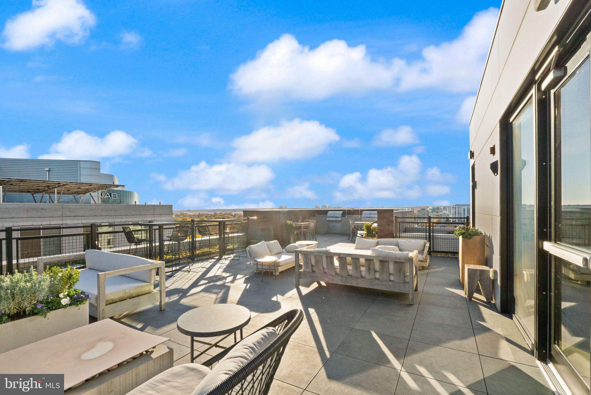 37 L STREET SE 1102