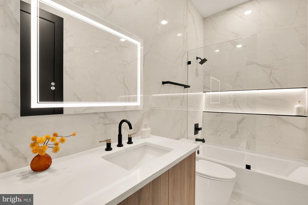 733 EUCLID STREET NW Unit: 201