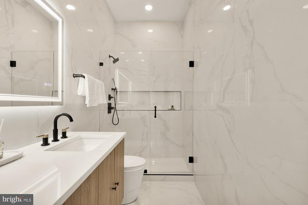 733 EUCLID STREET NW Unit: 201