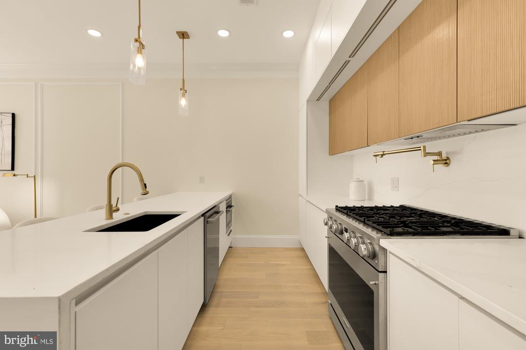 733 EUCLID STREET NW Unit: 201