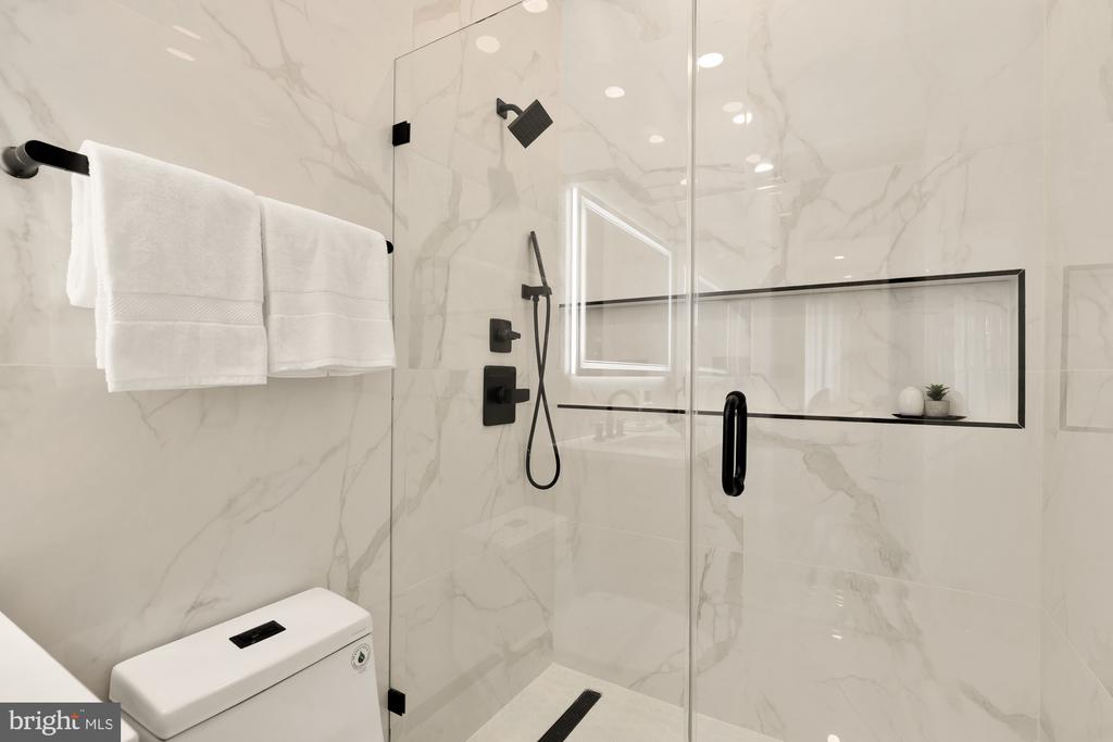 733 EUCLID STREET NW Unit: 201