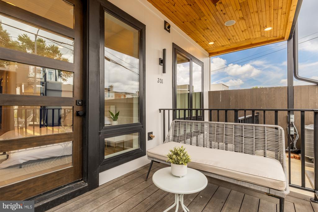 733 EUCLID STREET NW Unit: 201