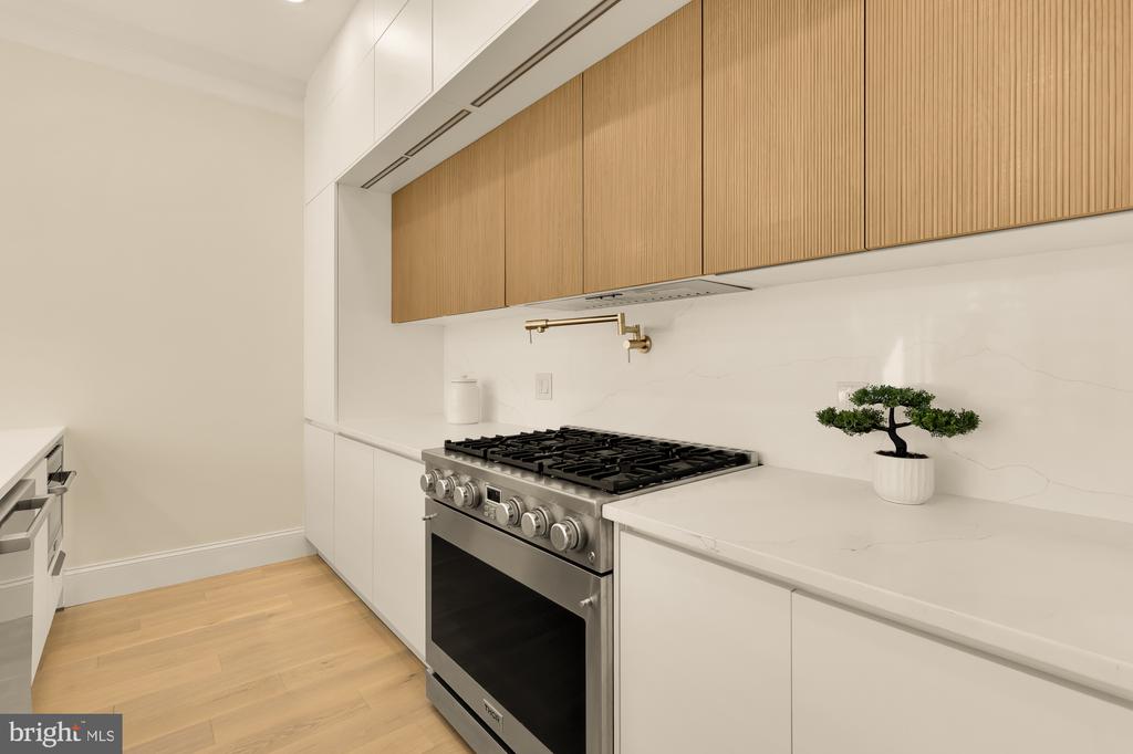733 EUCLID STREET NW Unit: 201