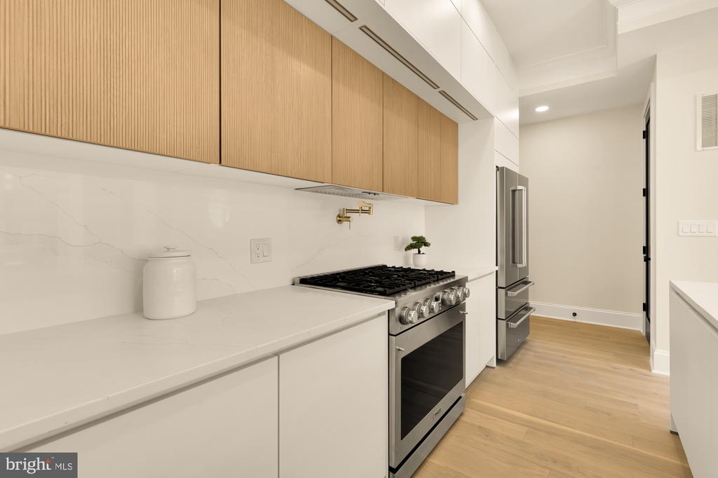 733 EUCLID STREET NW Unit: 201