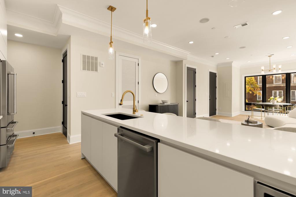 733 EUCLID STREET NW Unit: 201