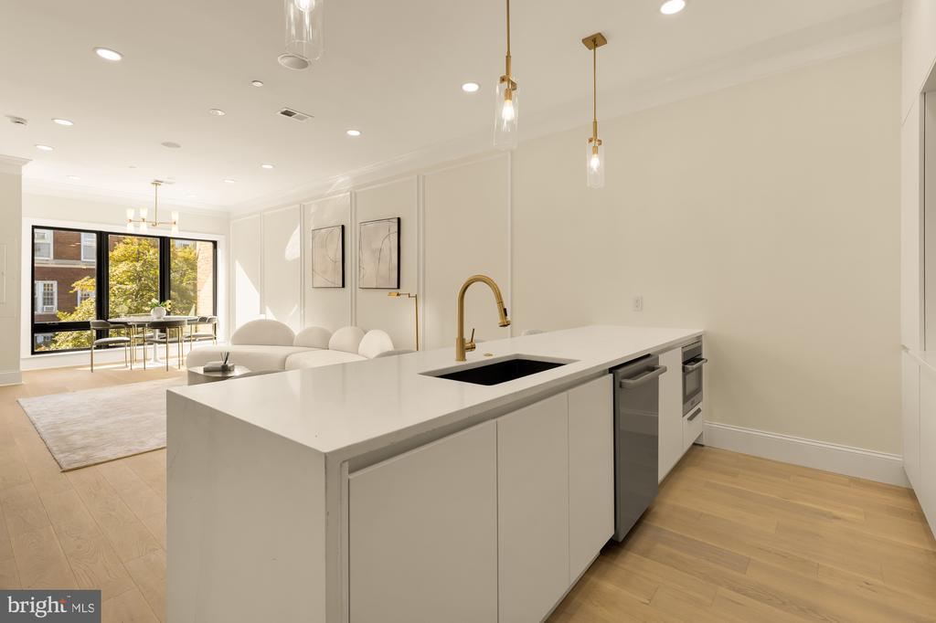 733 EUCLID STREET NW Unit: 201