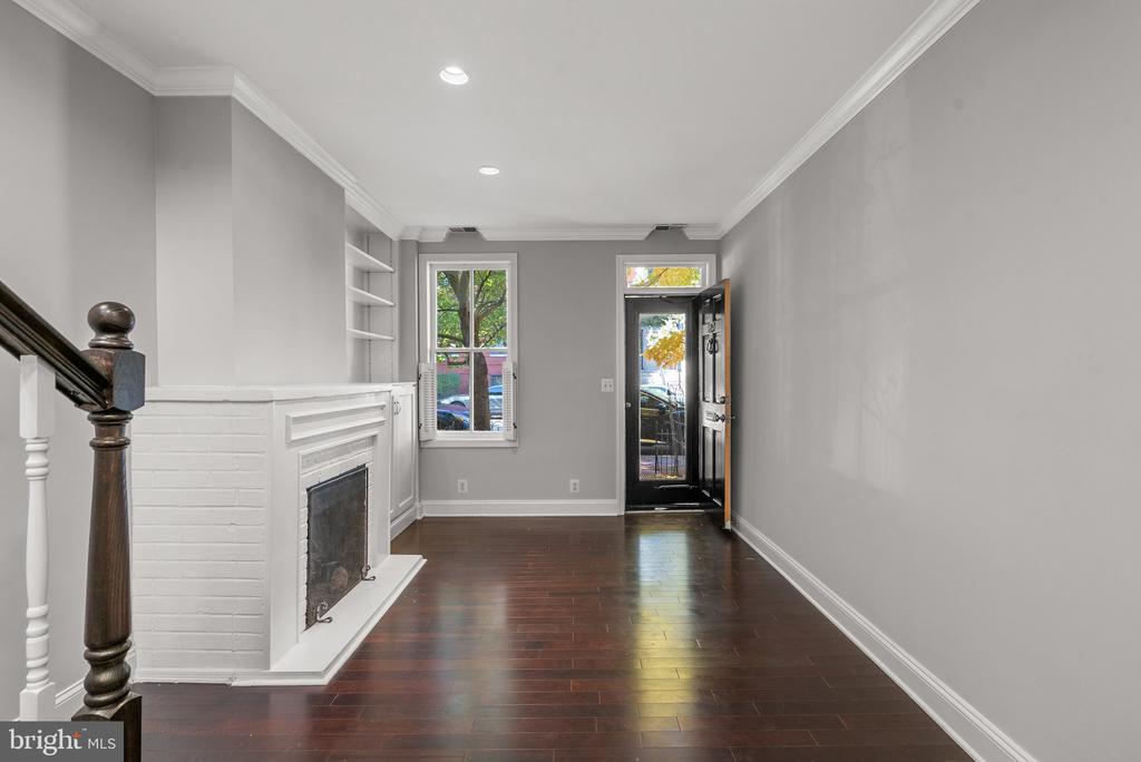 1257 35TH STREET NW