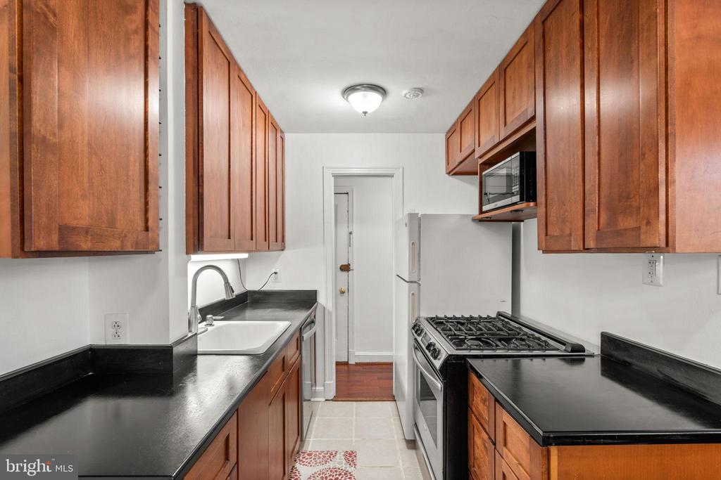 4581 MACARTHUR BOULEVARD NW 103