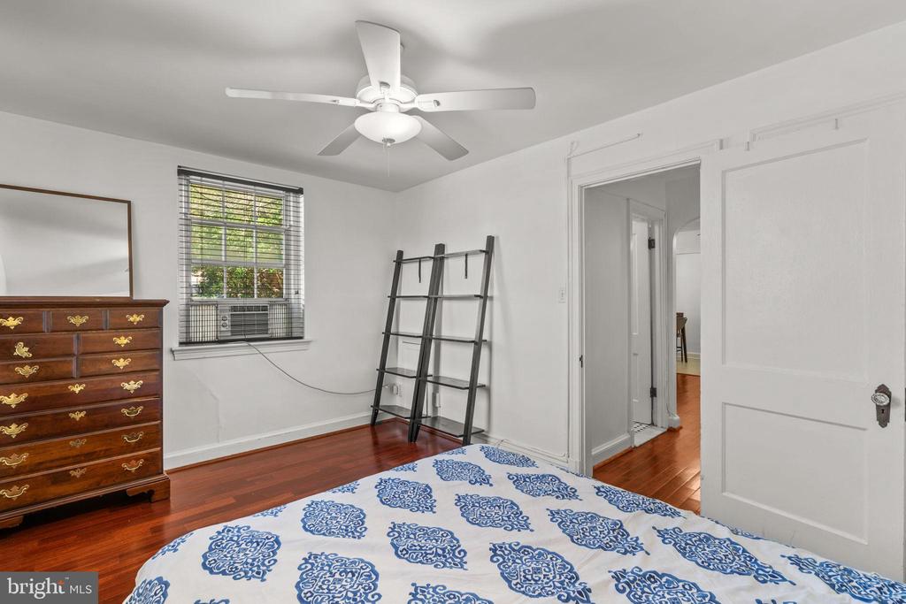 4581 MACARTHUR BOULEVARD NW 103