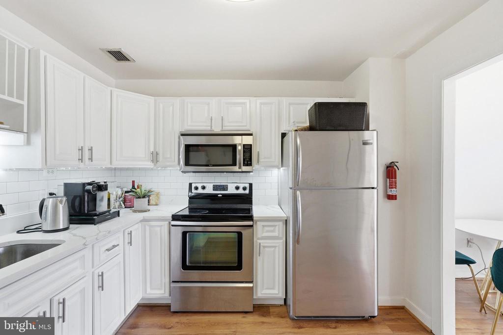 955 26TH STREET NW Unit: 305