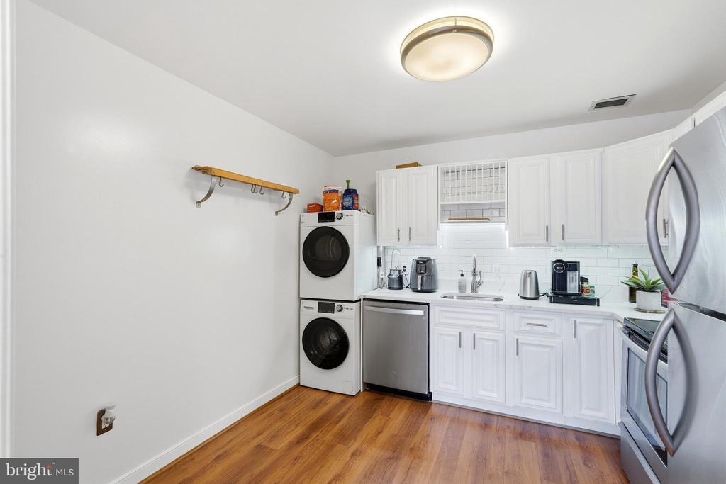 955 26TH STREET NW Unit: 305