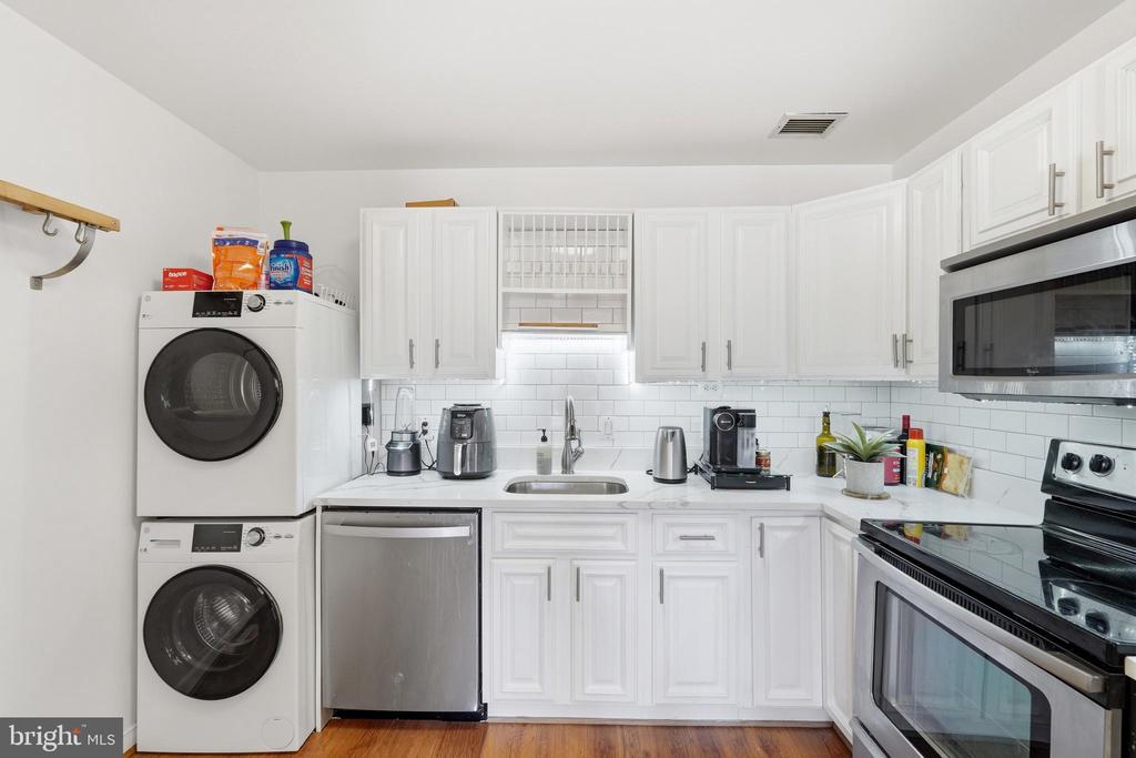 955 26TH STREET NW Unit: 305