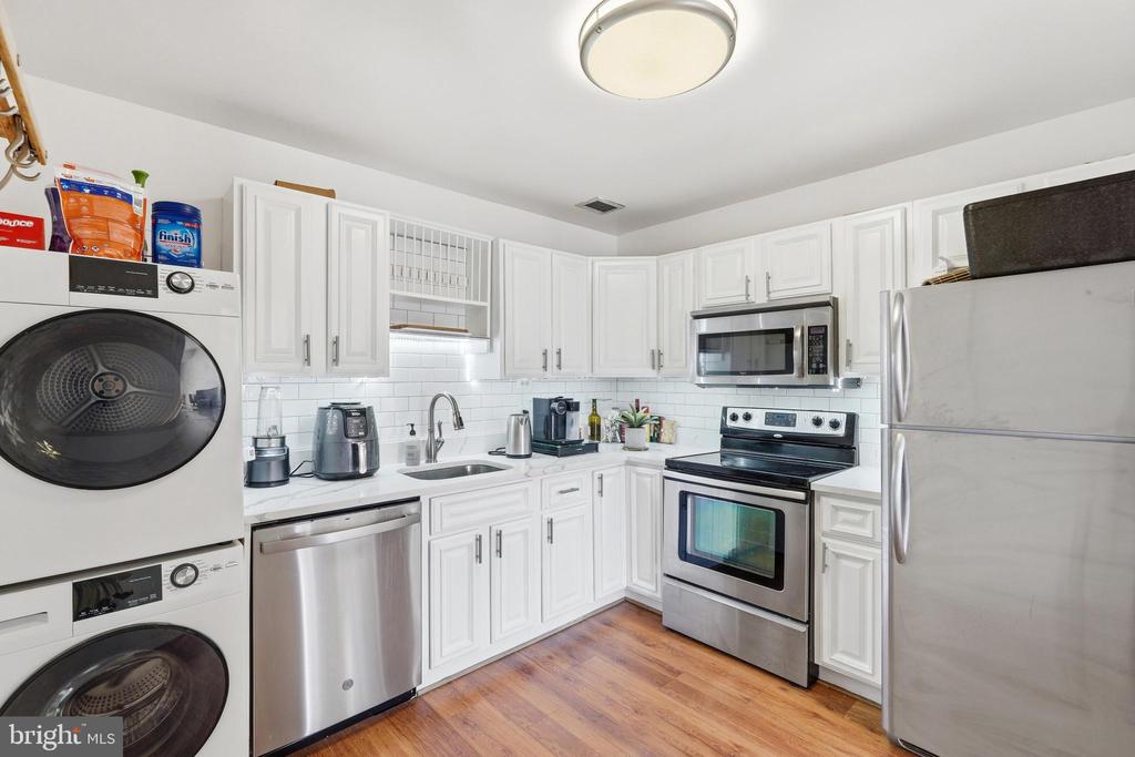 955 26TH STREET NW Unit: 305