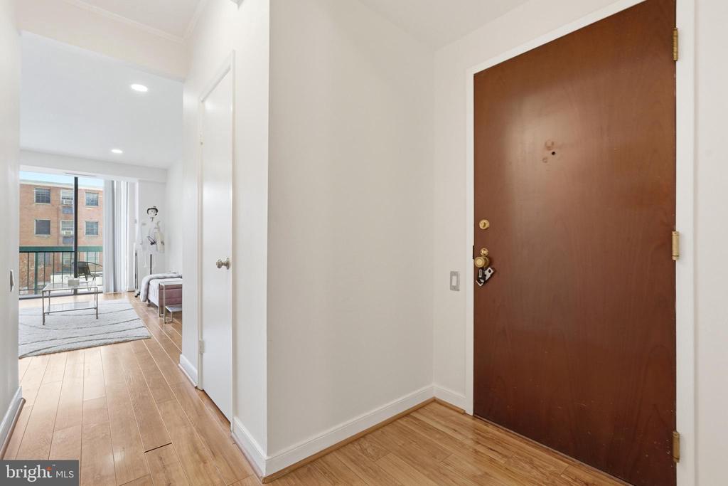 955 26TH STREET NW Unit: 305