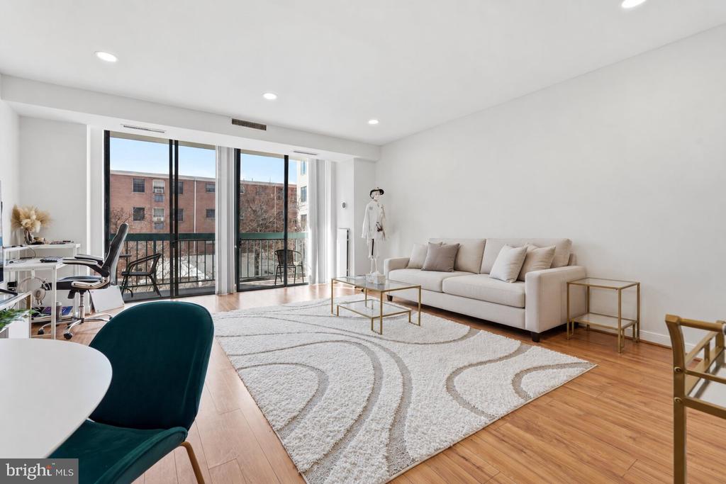 955 26TH STREET NW Unit: 305