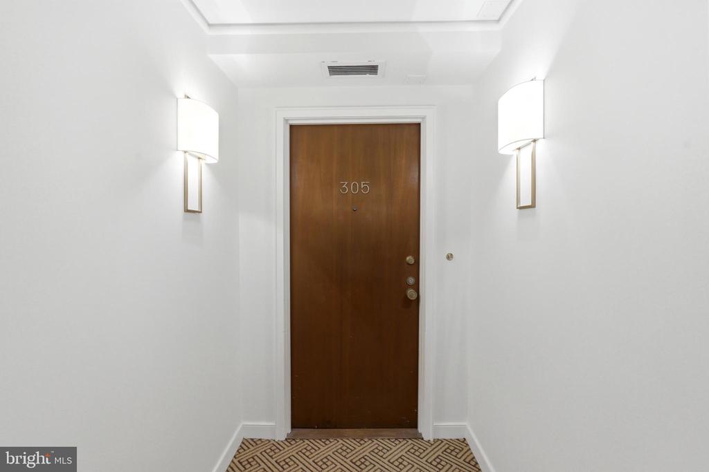 955 26TH STREET NW Unit: 305