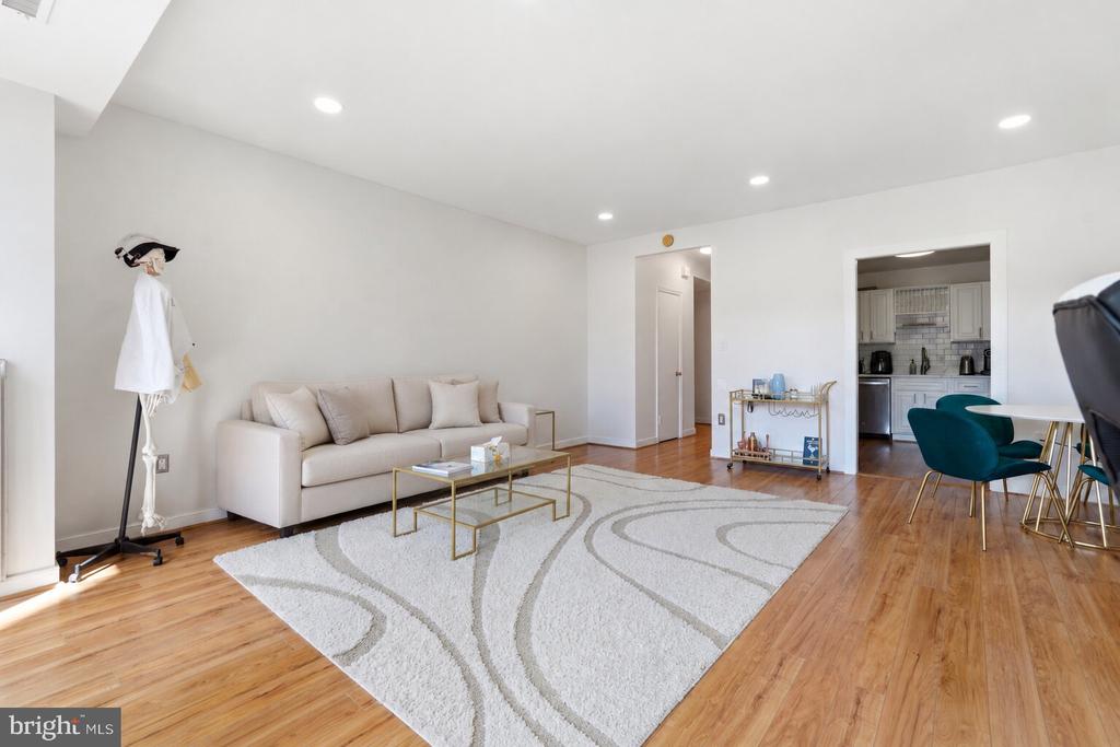955 26TH STREET NW Unit: 305