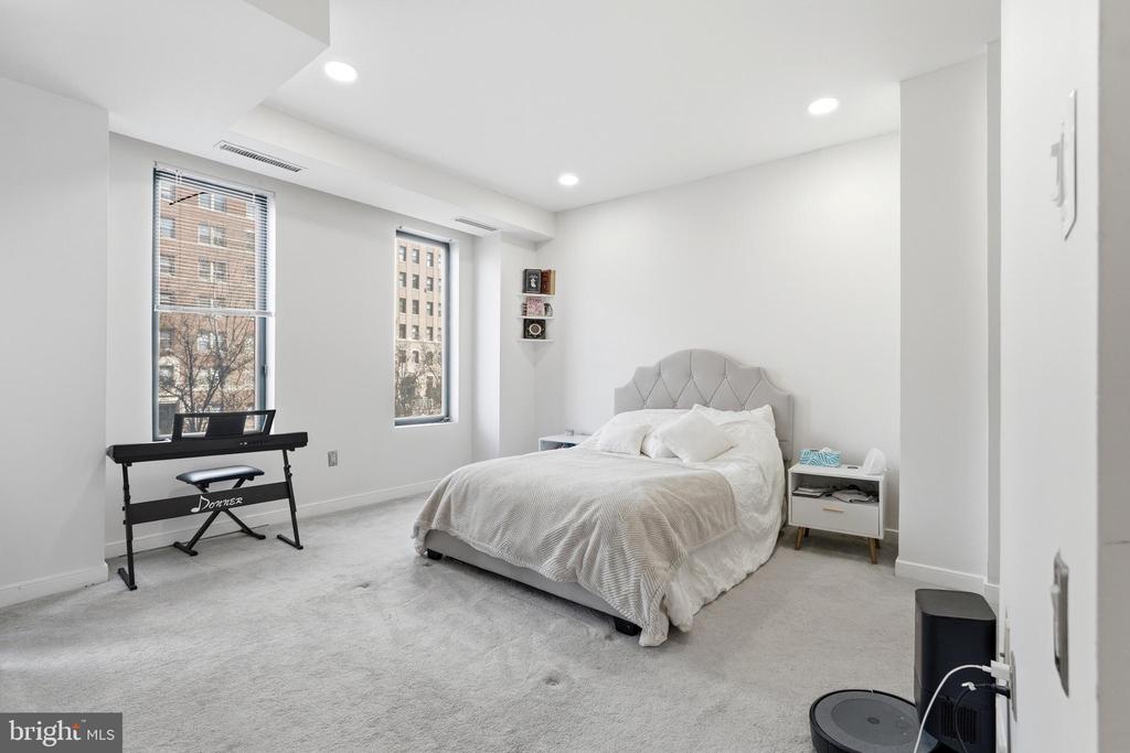 955 26TH STREET NW Unit: 305