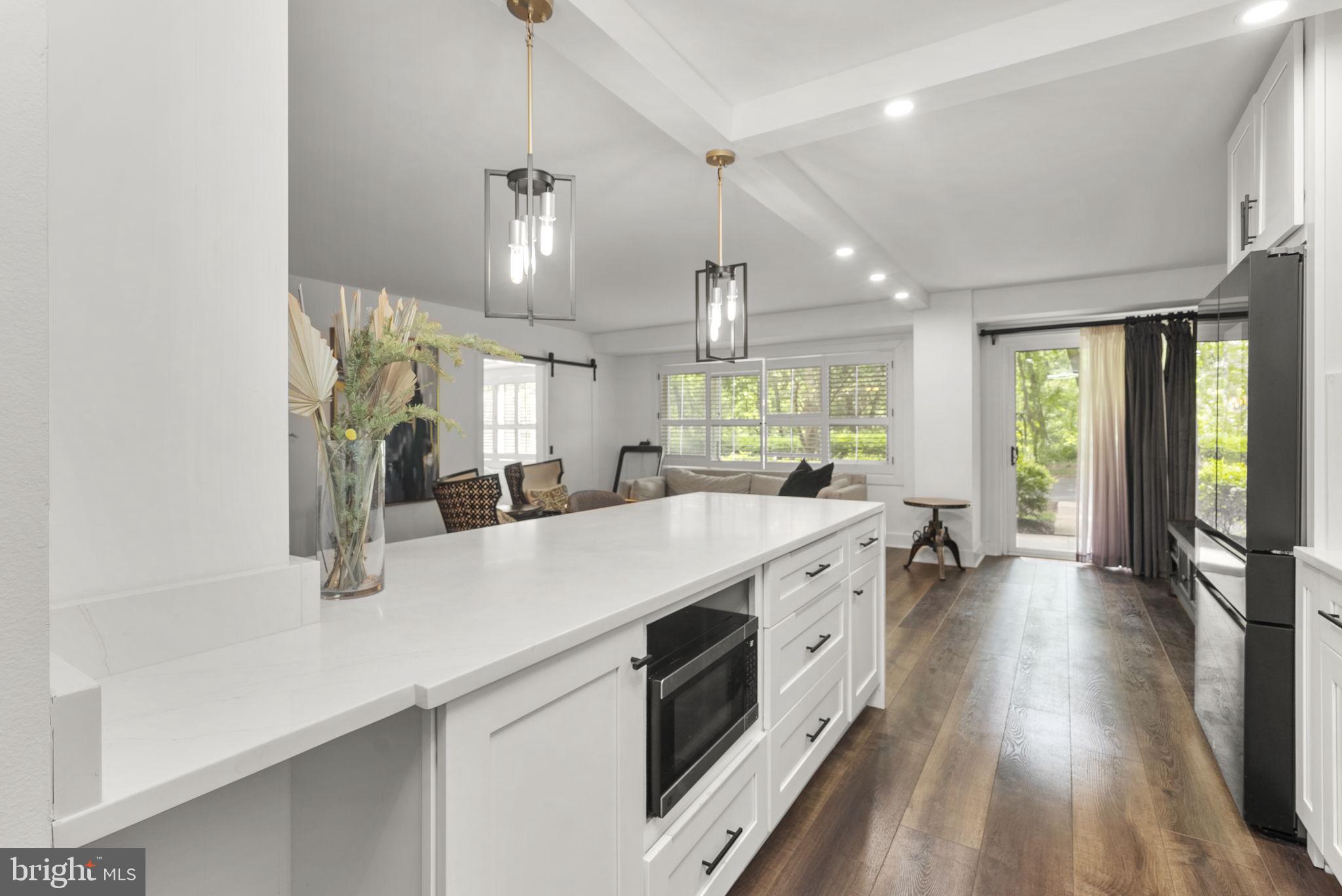 4201 CATHEDRAL AVENUE NW T10E