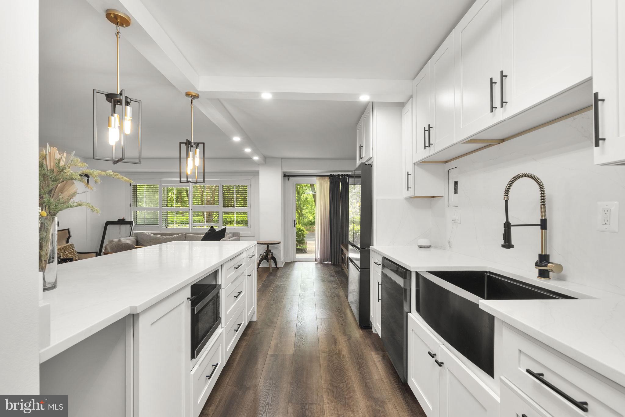 4201 CATHEDRAL AVENUE NW T10E