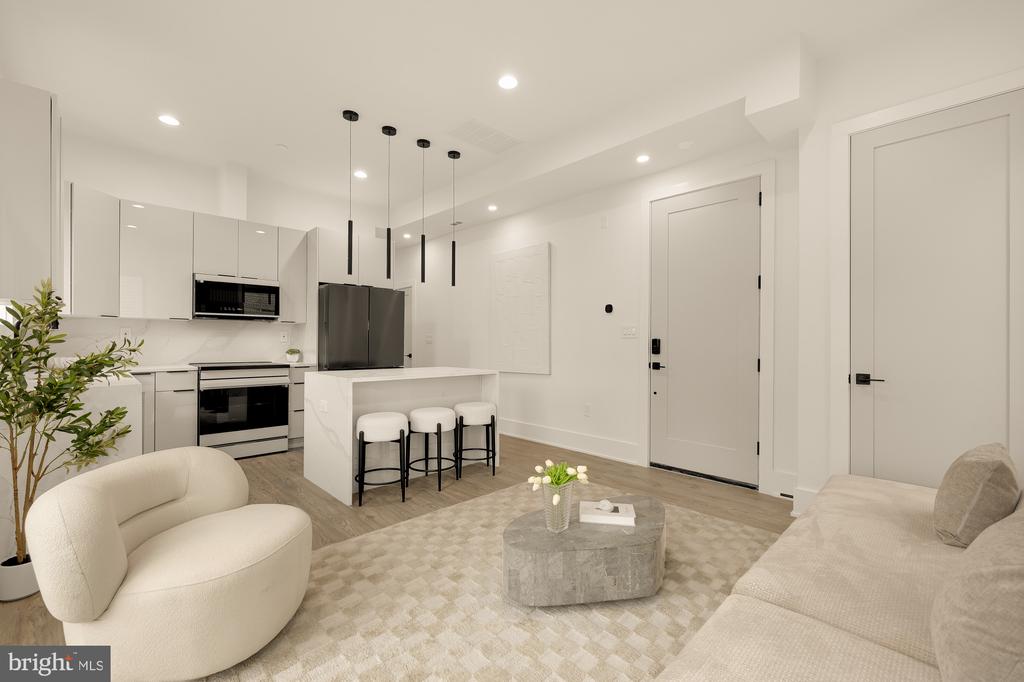1140 OATES STREET NE Unit: 201