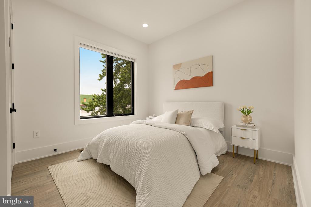 1140 OATES STREET NE Unit: 201