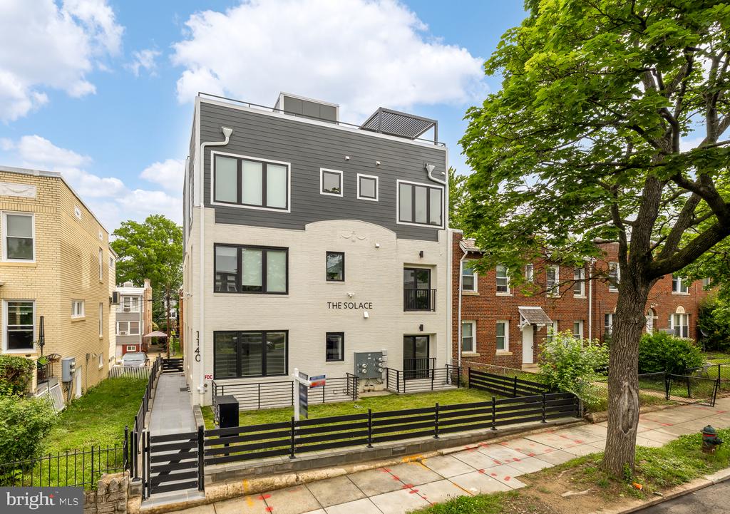 1140 OATES STREET NE Unit: 201