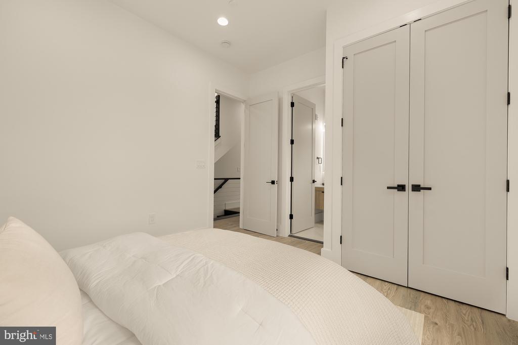 1140 OATES STREET NE Unit: 201