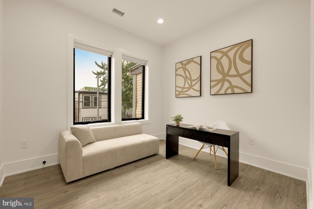 1140 OATES STREET NE Unit: 201