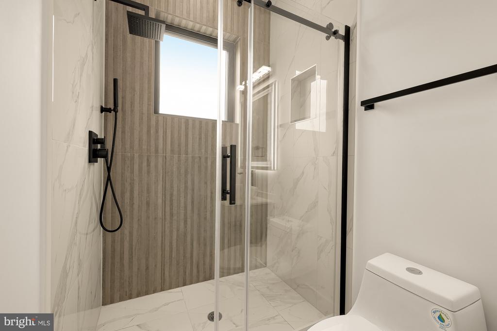 1140 OATES STREET NE Unit: 201