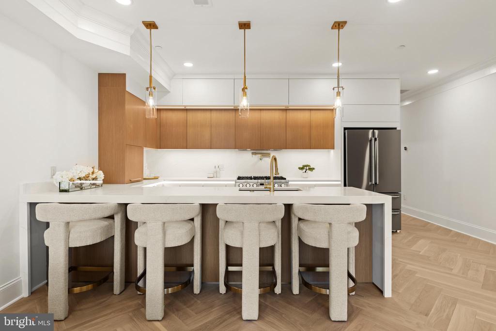 733 EUCLID STREET NW Unit: 303