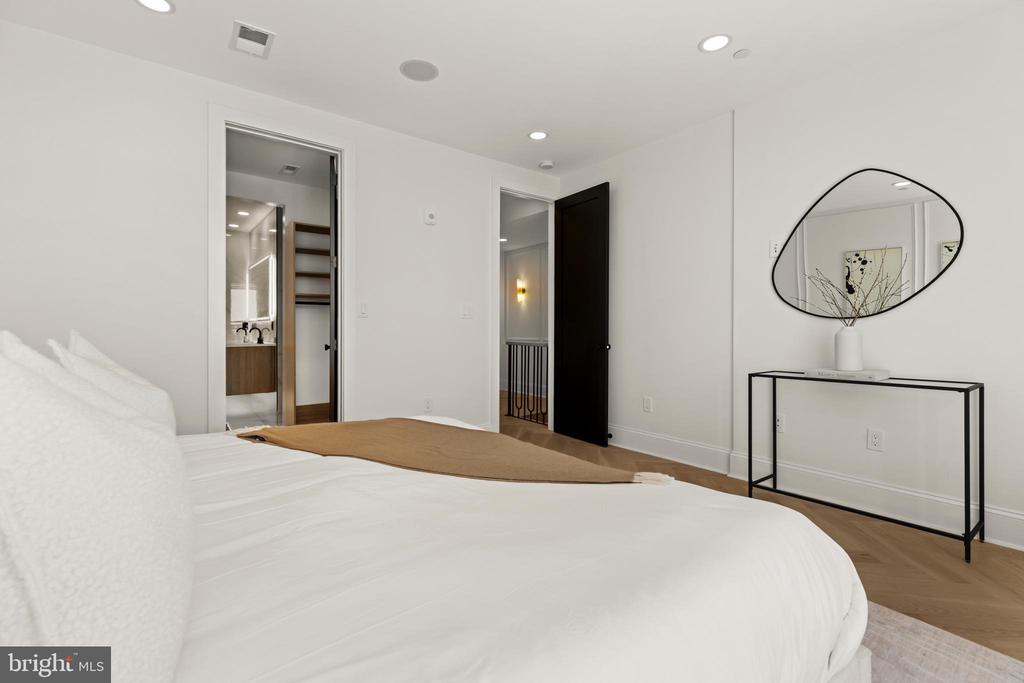 733 EUCLID STREET NW Unit: 303