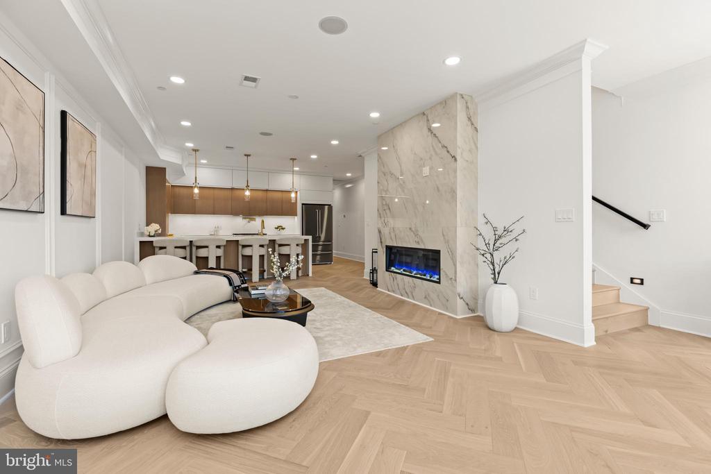733 EUCLID STREET NW Unit: 303