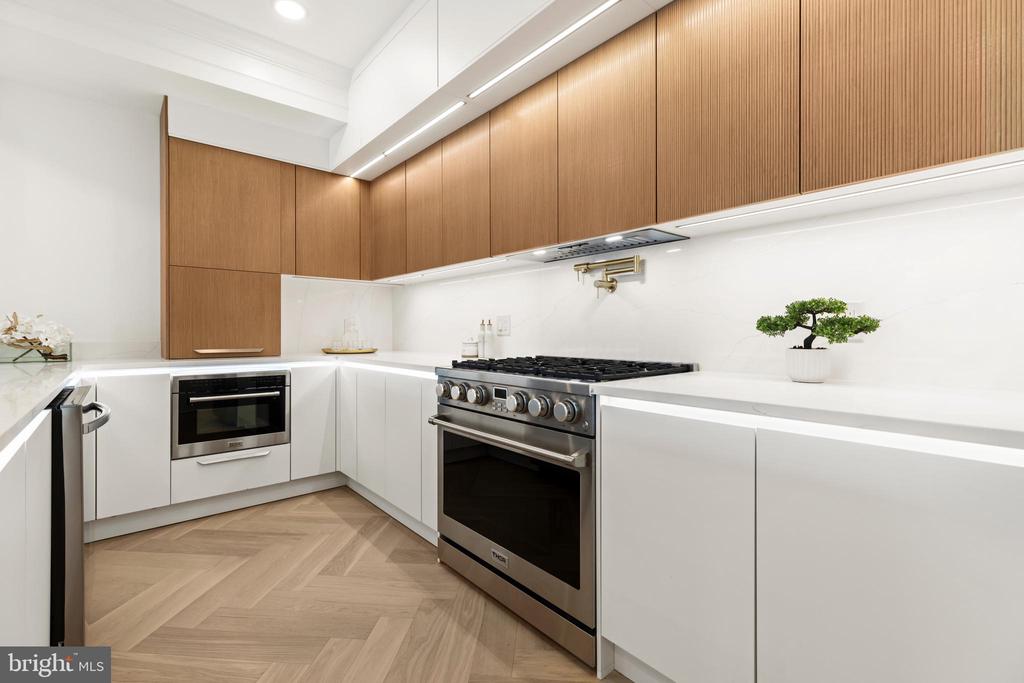 733 EUCLID STREET NW Unit: 303