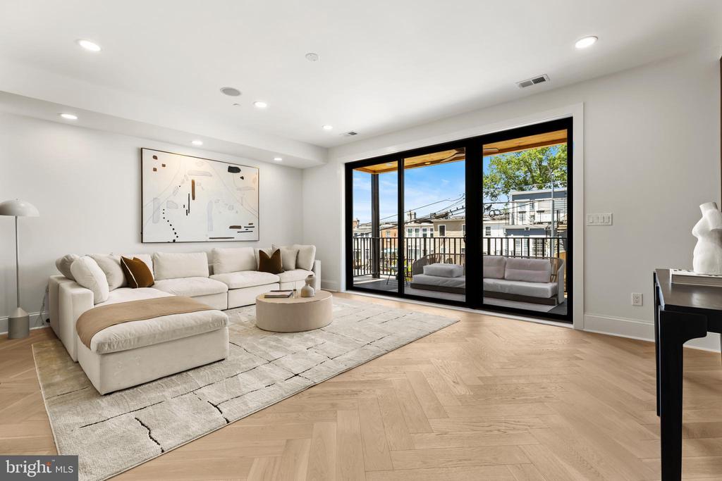 733 EUCLID STREET NW Unit: 303
