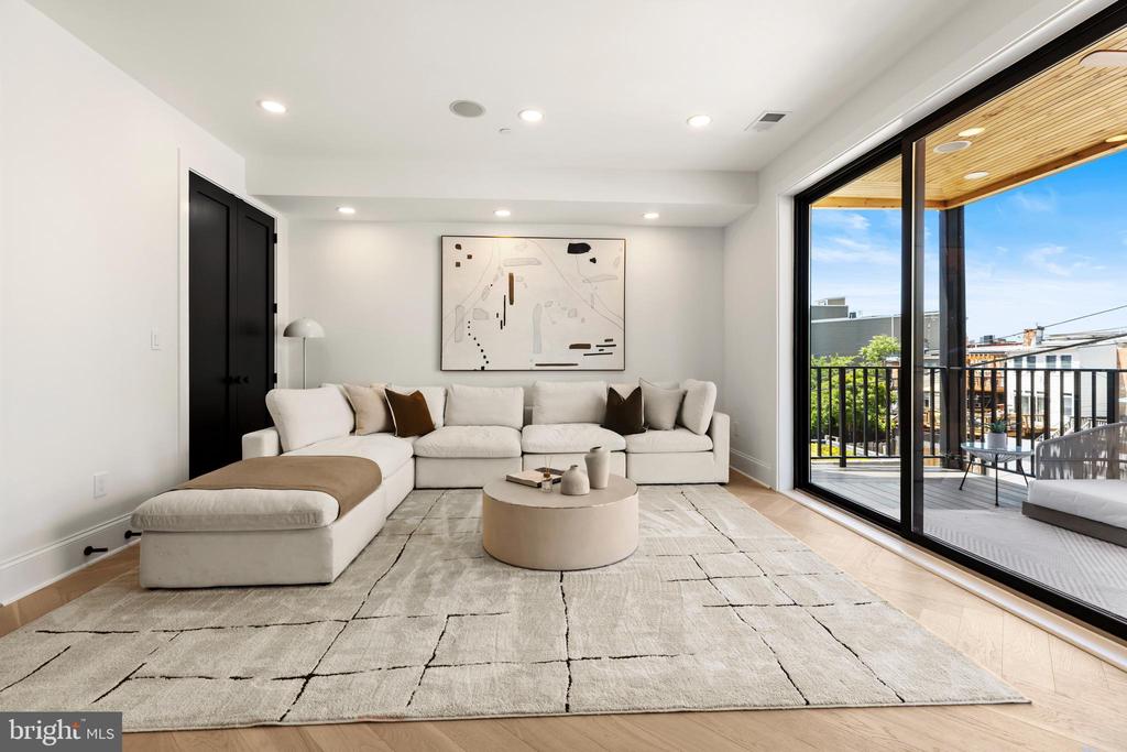 733 EUCLID STREET NW Unit: 303