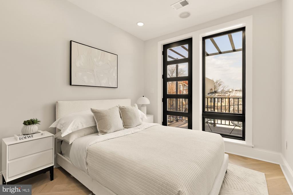 733 EUCLID STREET NW Unit: 303