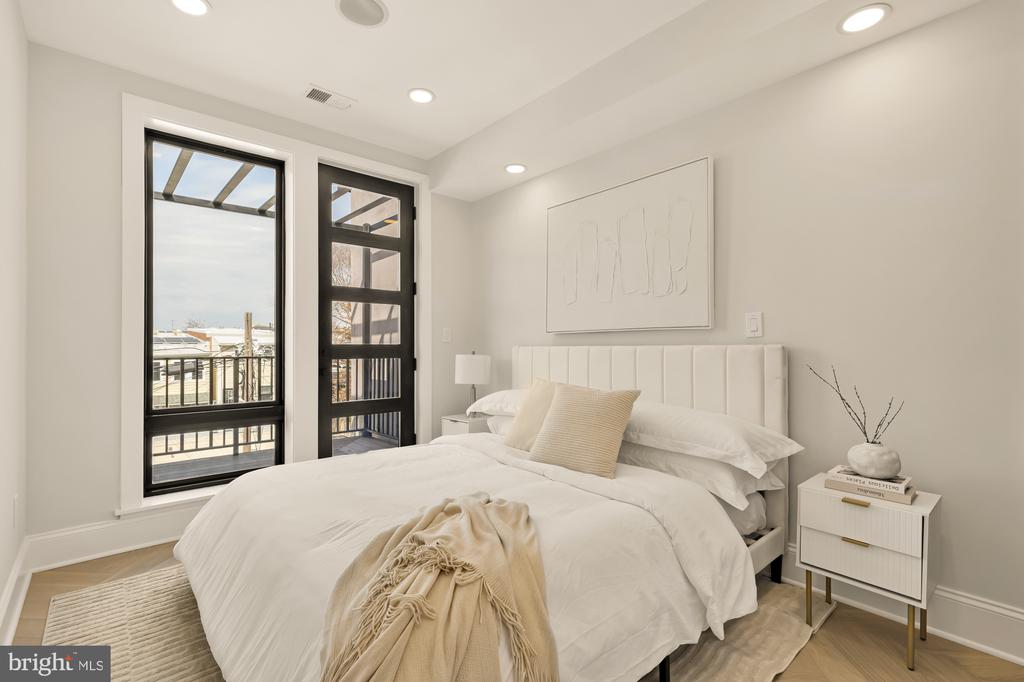 733 EUCLID STREET NW Unit: 303