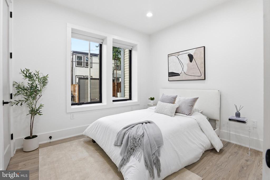 1140 OATES STREET NE Unit: 101