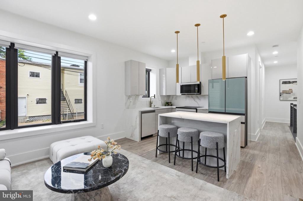 1140 OATES STREET NE Unit: 101