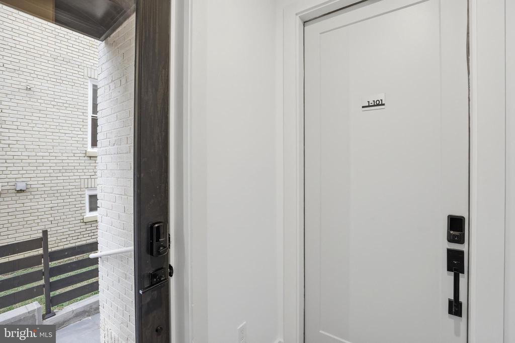 1140 OATES STREET NE Unit: 101