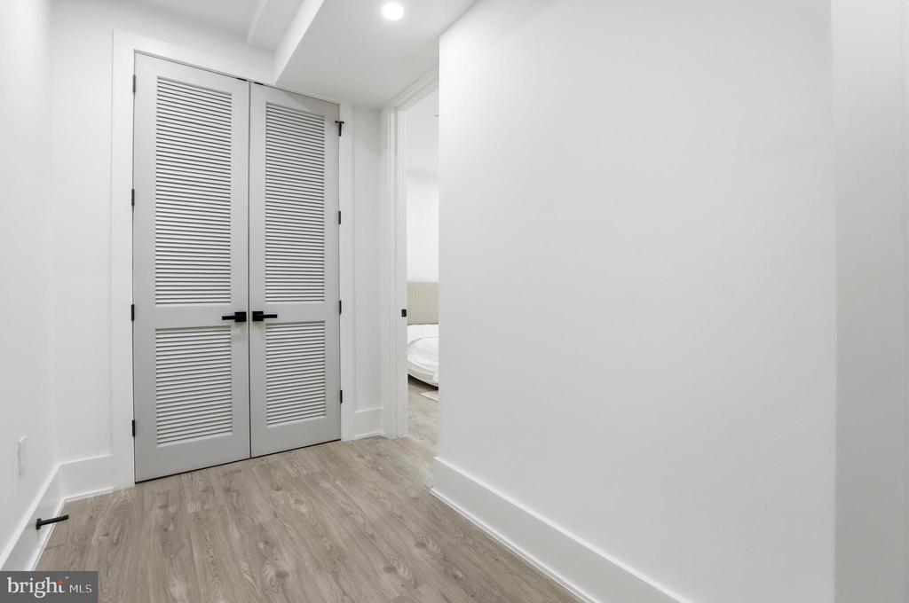 1140 OATES STREET NE Unit: 101
