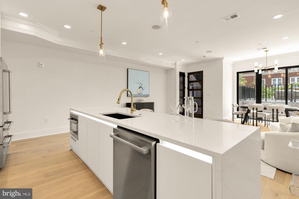 733 EUCLID STREET NW Unit: 104