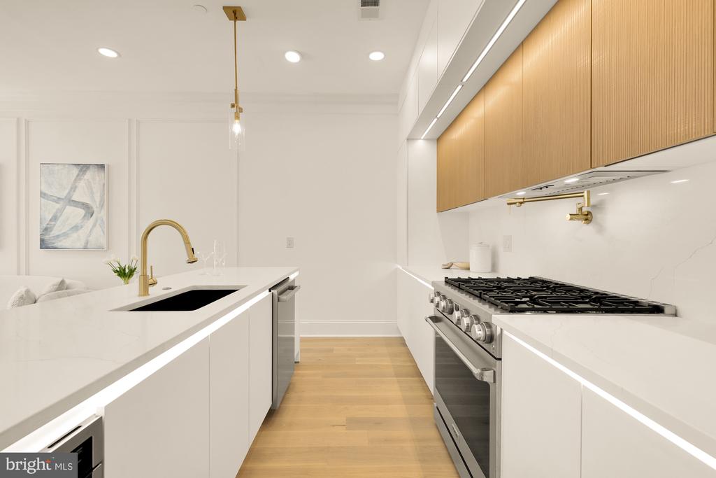 733 EUCLID STREET NW Unit: 104