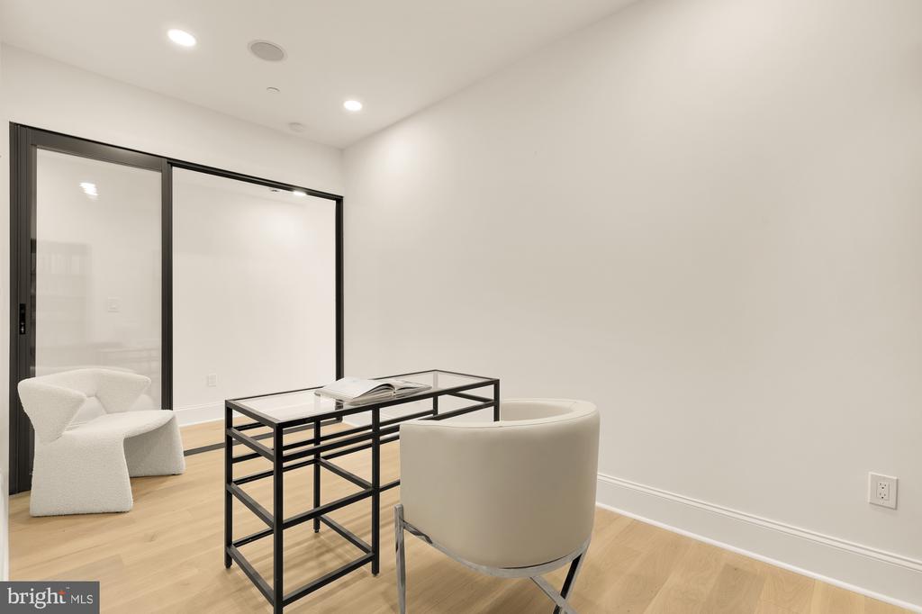 733 EUCLID STREET NW Unit: 104