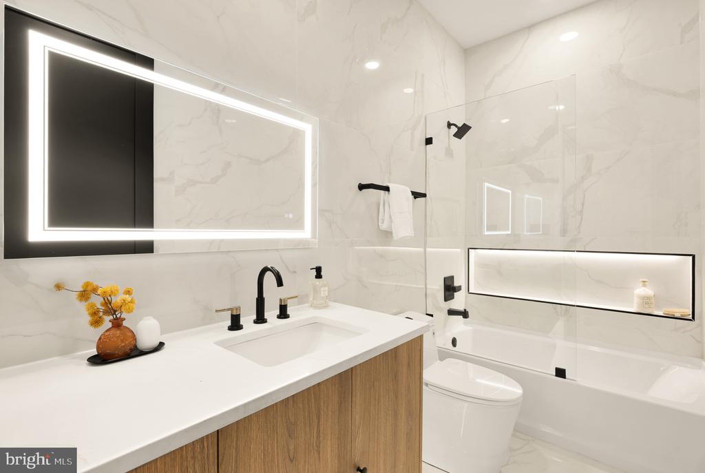 733 EUCLID STREET NW Unit: 104